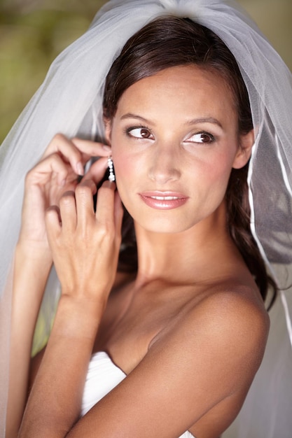 Makijaż ślubny dla brunetek  perfekcyjny i naturalny look