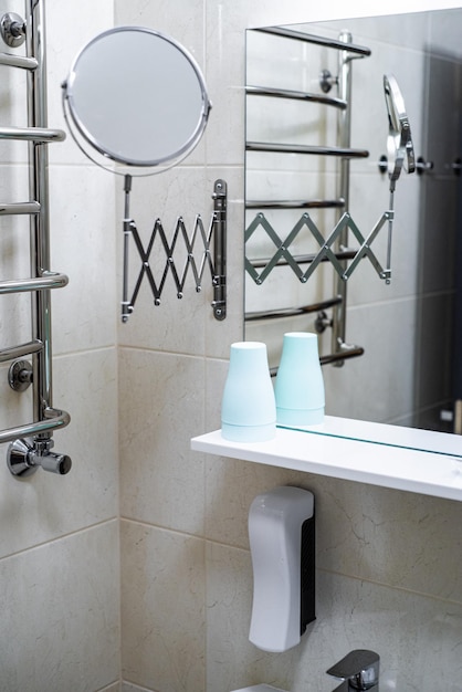 Tanie drzwi łazienkowe które warto wybrać