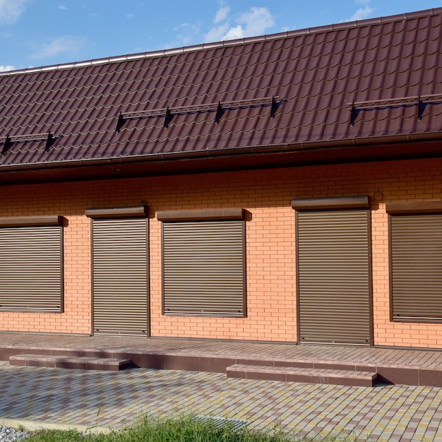 Roleta zewnętrzna na okno dachowe do każdego domu