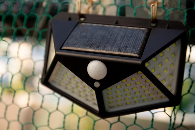Najmocniejsze lampy solarne ogrodowe na każdą przestrzeń