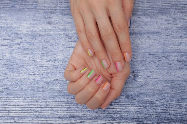 Paznokcie ombre french manicure dla naturalnego efektu