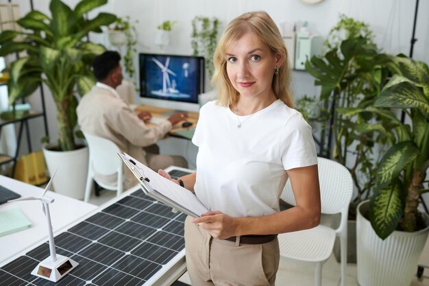 Profesjonalne lampy solarne do ogrodu – skuteczne i trwałe rozwiązania